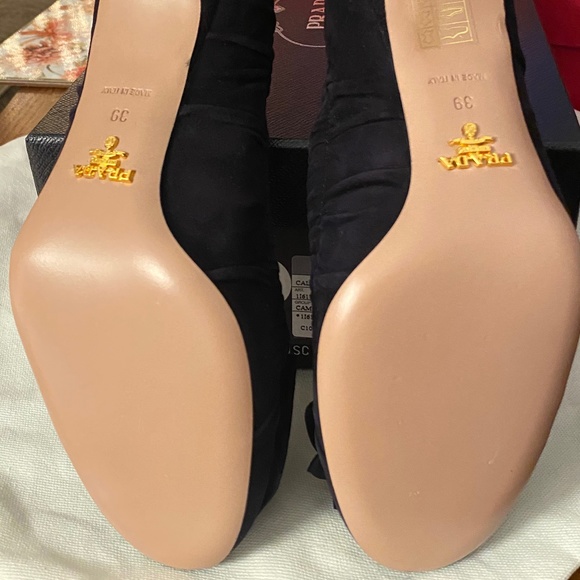 Prada suede heels with bows on the toes - Picture 2 of 10